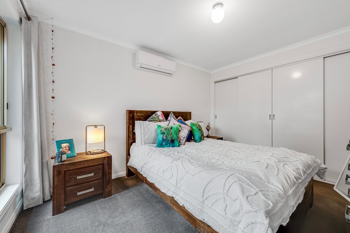 1 / 2 Mersey Court Werribee - Residential for sale