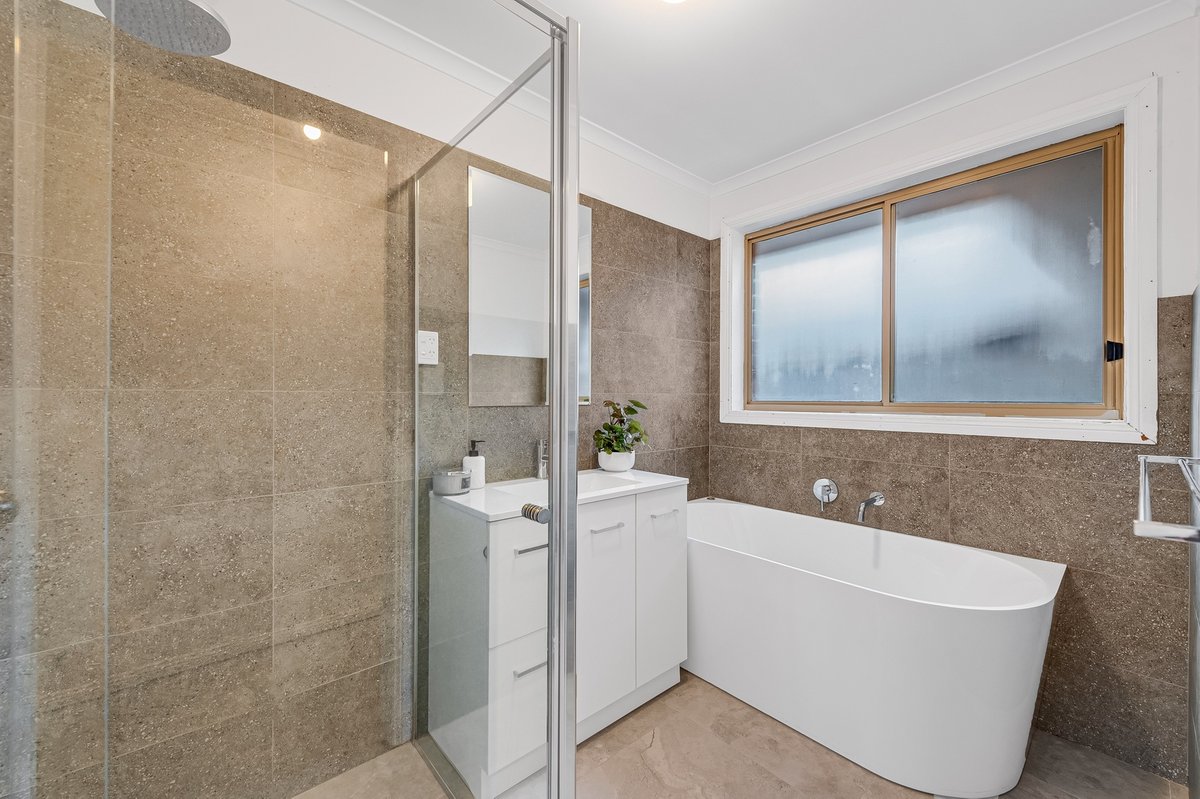 1 / 2 Mersey Court Werribee - Residential for sale