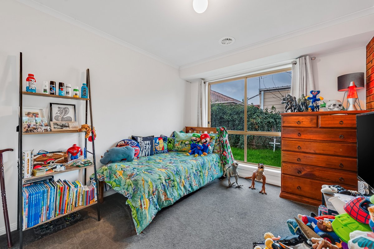 1 / 2 Mersey Court Werribee - Residential for sale