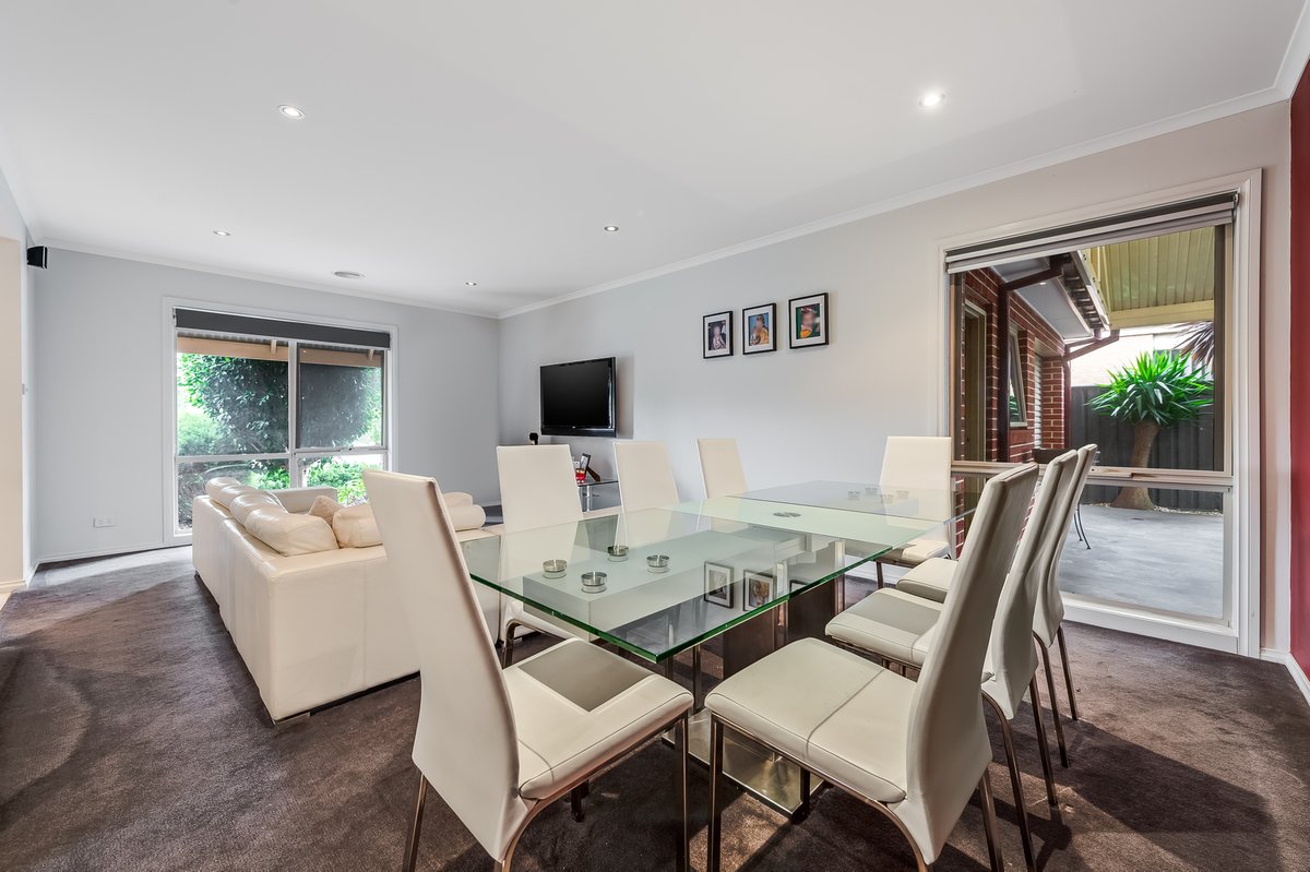12 Peppermint Crescent Manor Lakes - Residential for sale