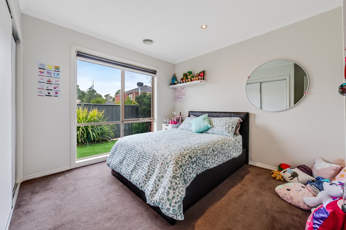 12 Peppermint Crescent Manor Lakes - Residential for sale