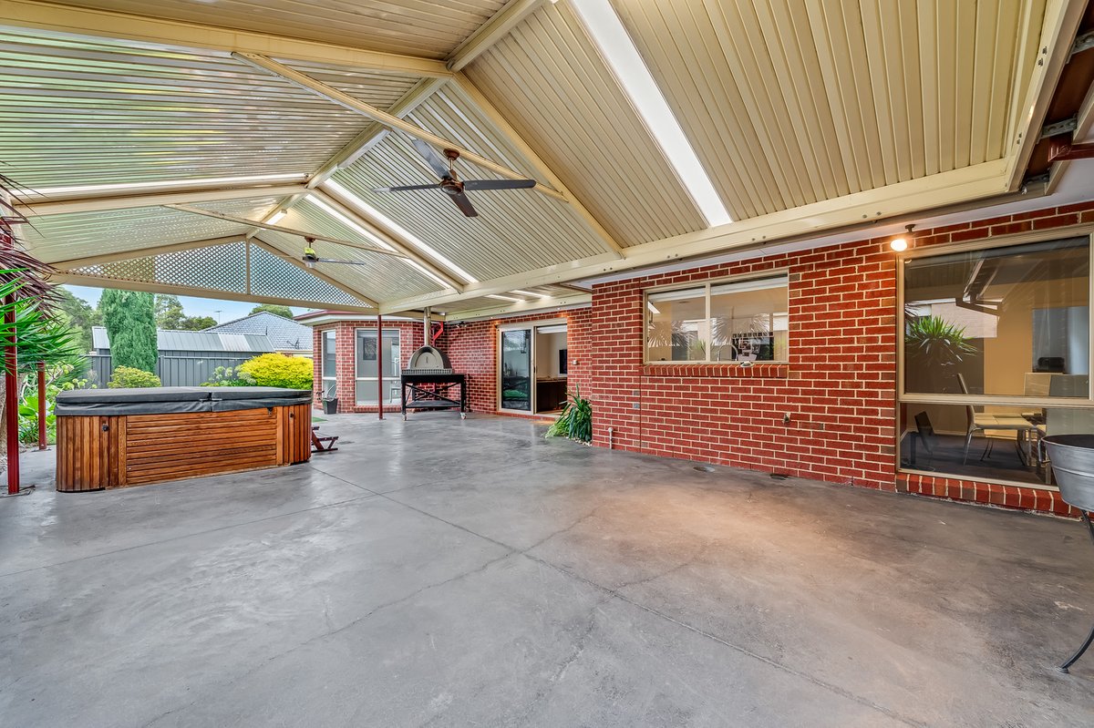 12 Peppermint Crescent Manor Lakes - Residential for sale