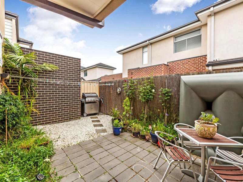 1 / 2 Scovell Crescent MAIDSTONE - Residential for sale