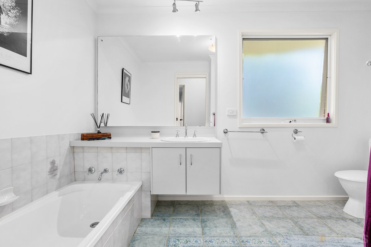 12 Sharne Court Cranbourne North - Residential for sale