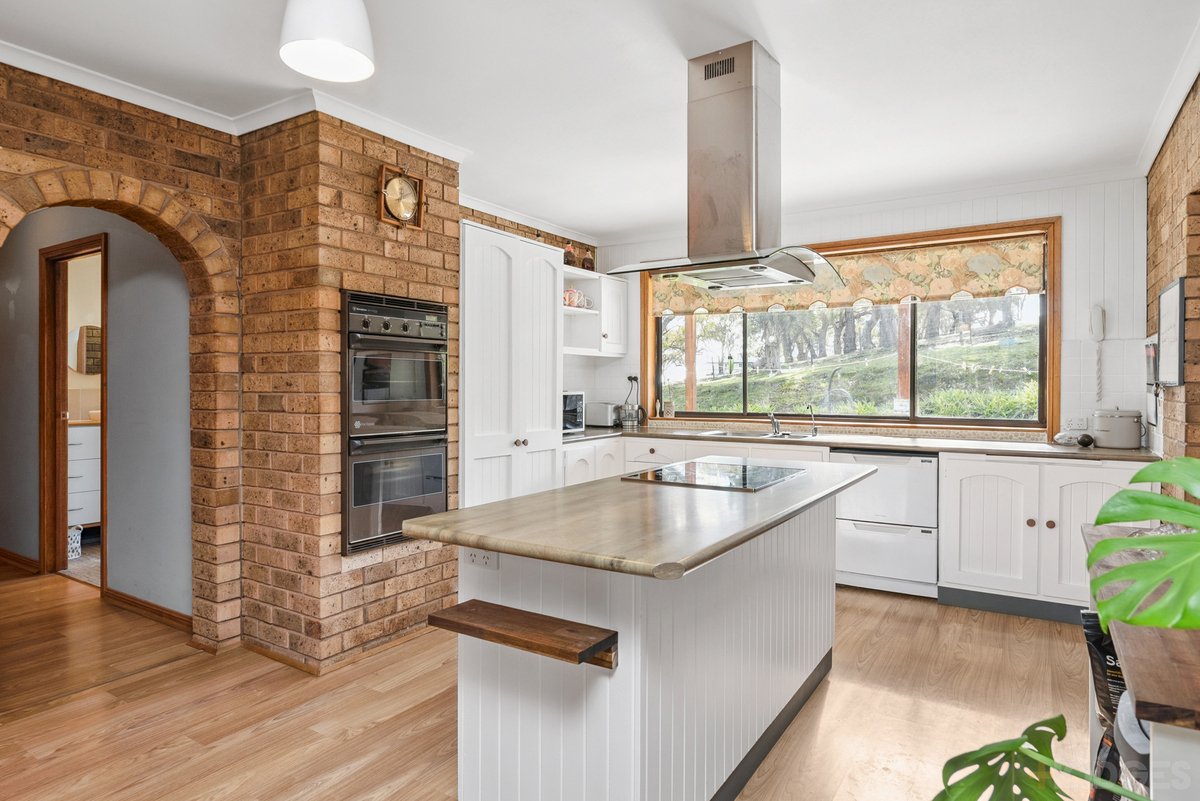 12 Trainers Drive Kilmore - Residential for sale