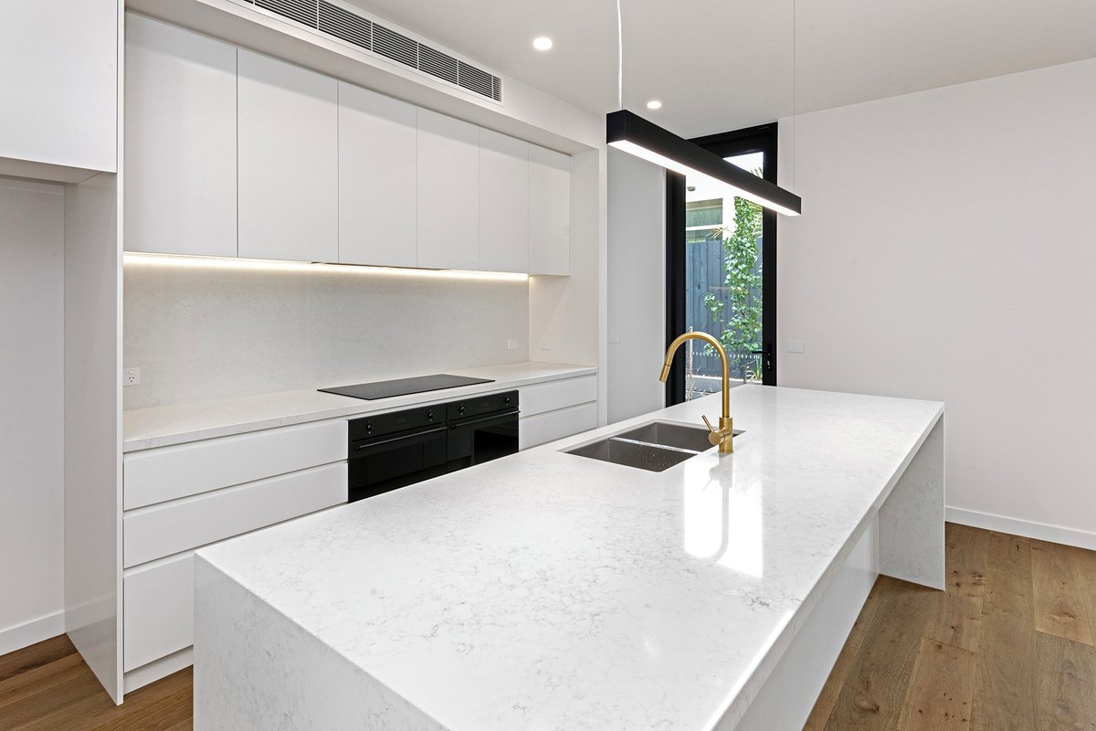 1 / 204A South Road Brighton East - Residential for lease