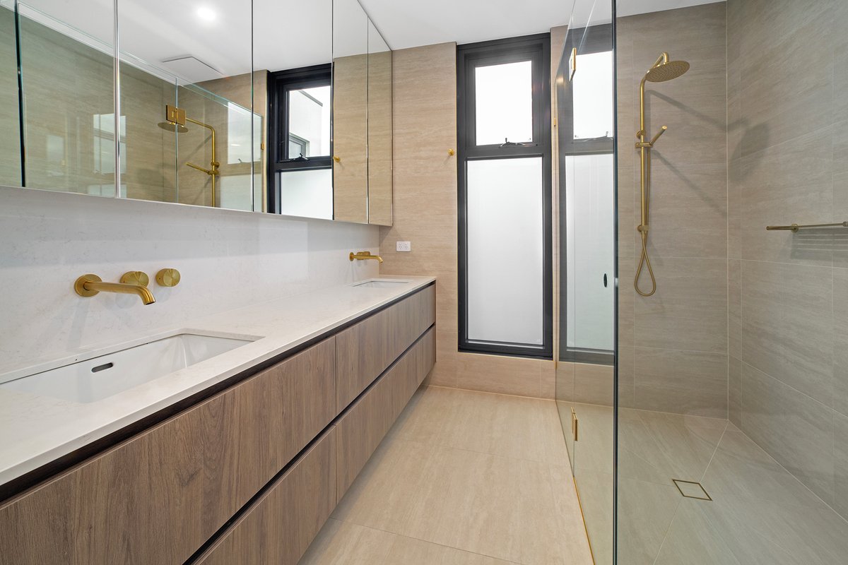 1 / 204A South Road Brighton East - Residential for lease