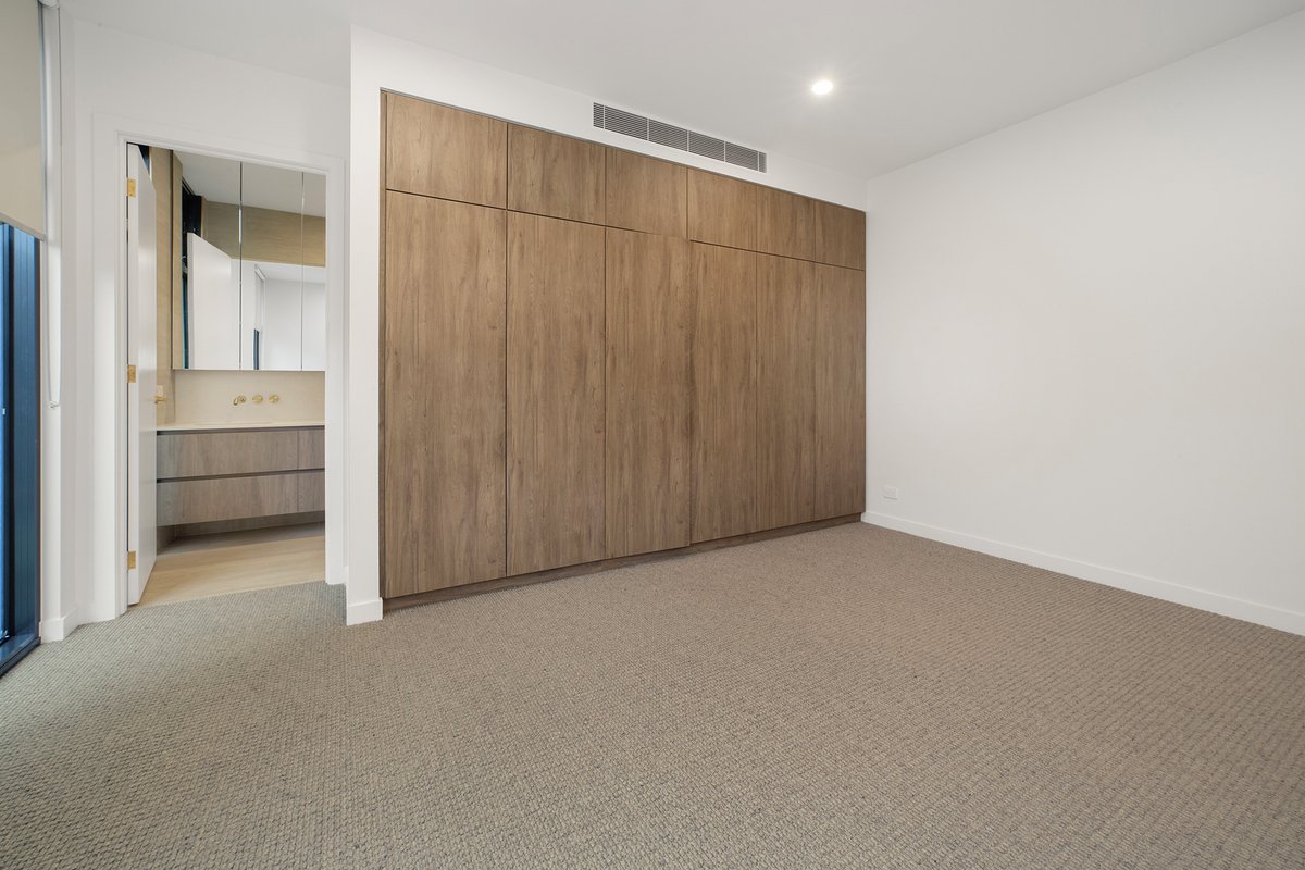 1 / 204A South Road Brighton East - Residential for lease