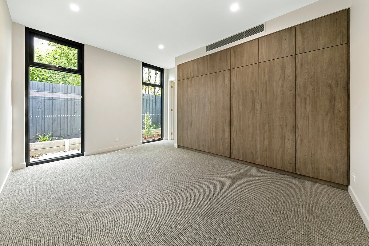 1 / 204A South Road Brighton East - Residential for lease