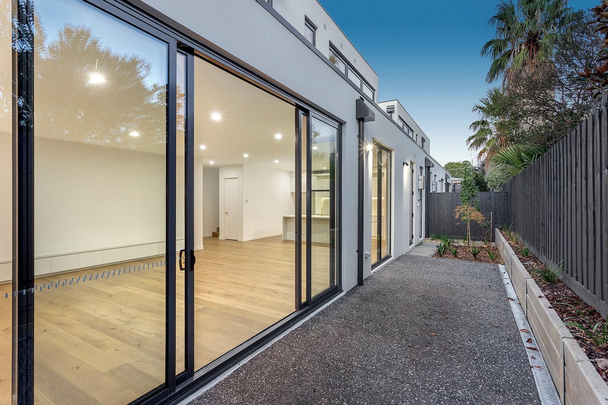 1 / 204A South Road Brighton East - Residential for lease