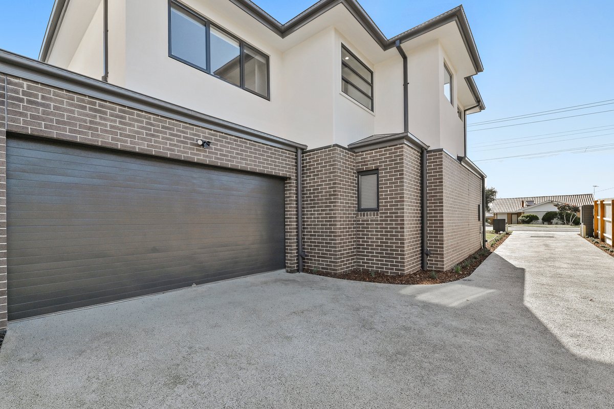 1 / 215 Eastbourne Road ROSEBUD - Residential for sale