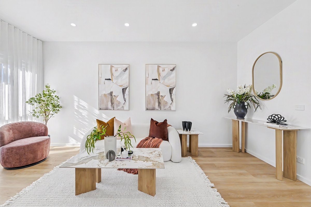 1 / 215 Eastbourne Road ROSEBUD - Residential for sale