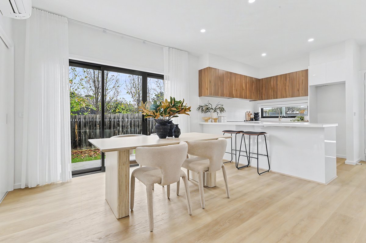 1 / 215 Eastbourne Road ROSEBUD - Residential for sale