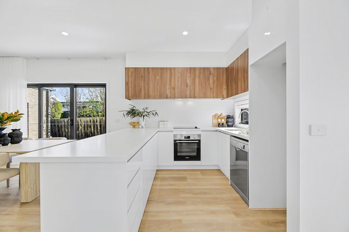 1 / 215 Eastbourne Road ROSEBUD - Residential for sale