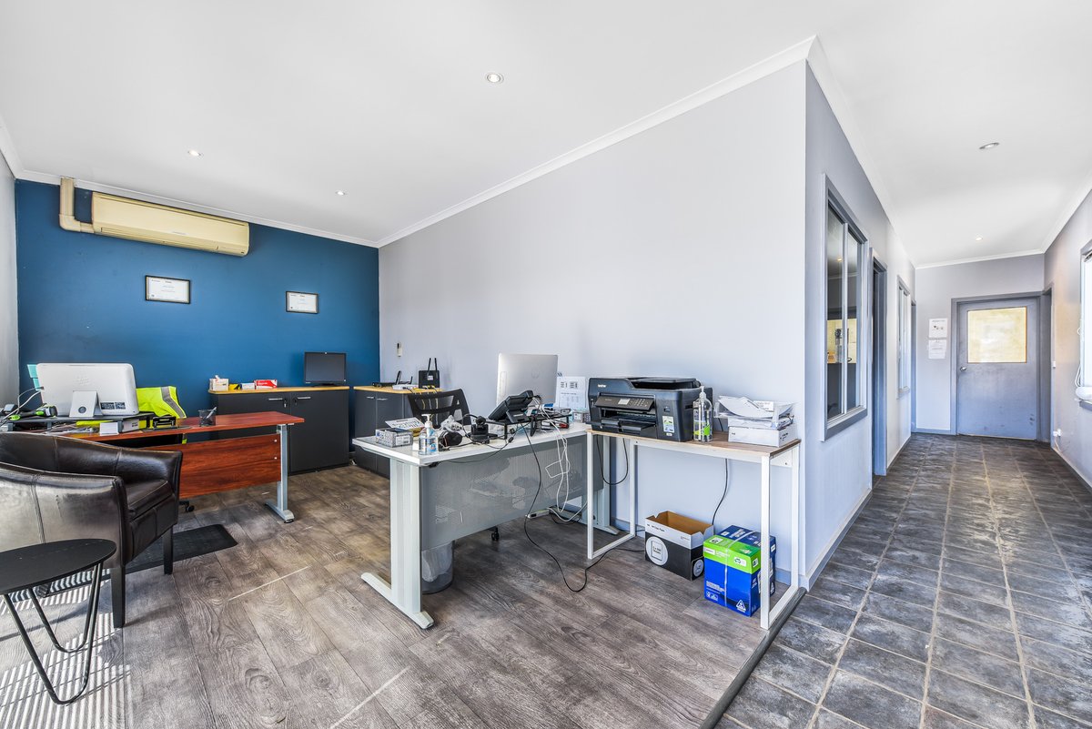 12 / 35-41 Westpool Drive HALLAM - Commercial for sale
