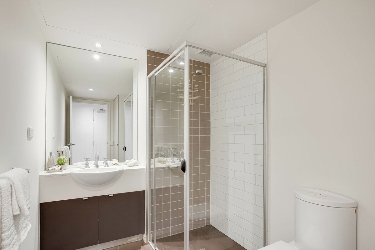 1 / 24 Byron Street NORTH MELBOURNE - Residential for sale