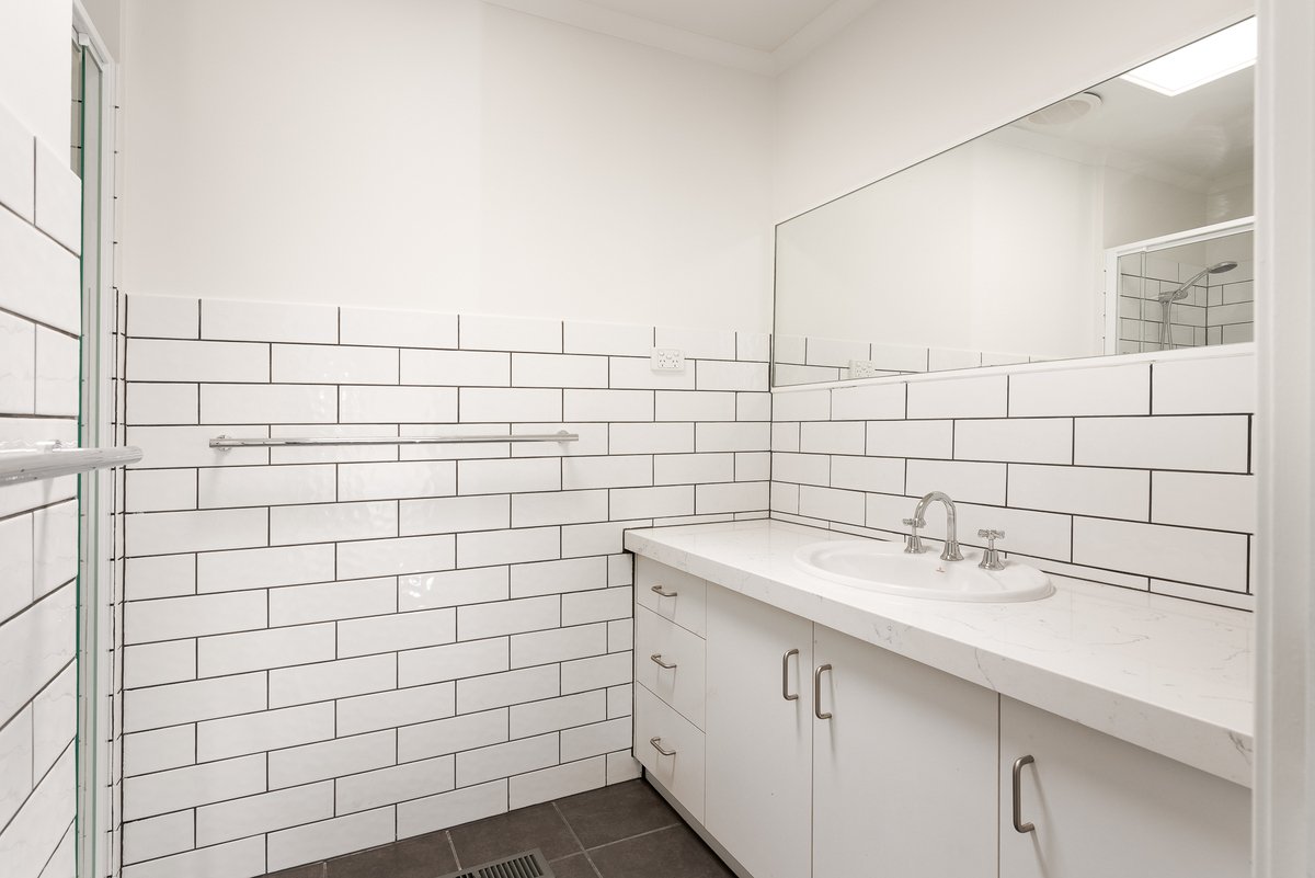 1 / 24 Ebden Avenue Black Rock - Residential for lease
