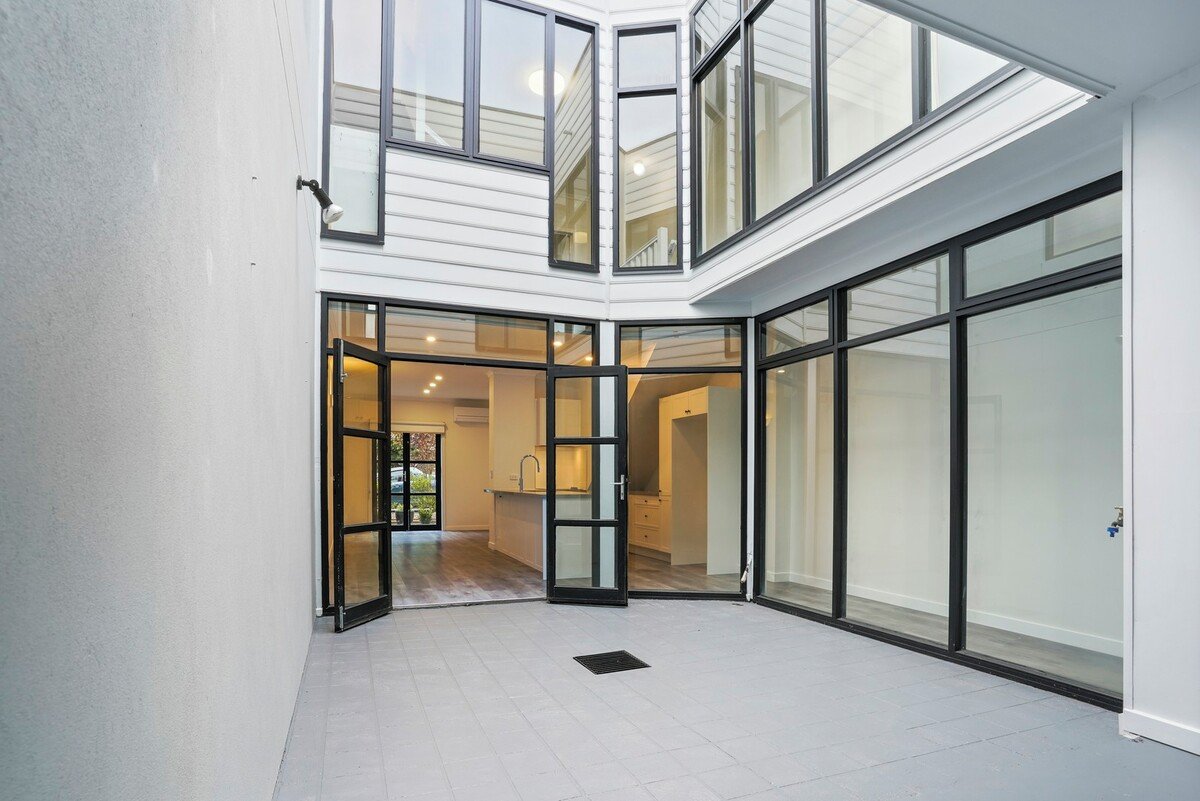 1 / 242 Punt Road Prahran - 3 bedroom property