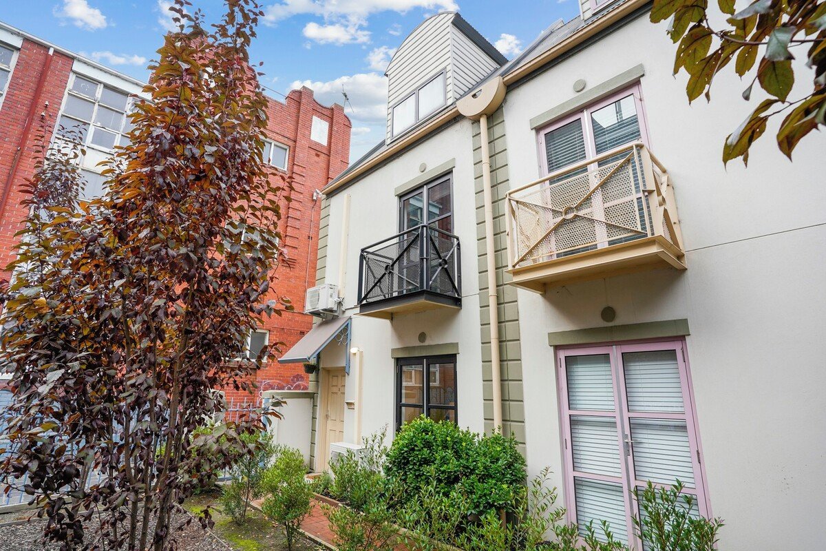 1 / 242 Punt Road Prahran - Residential for lease