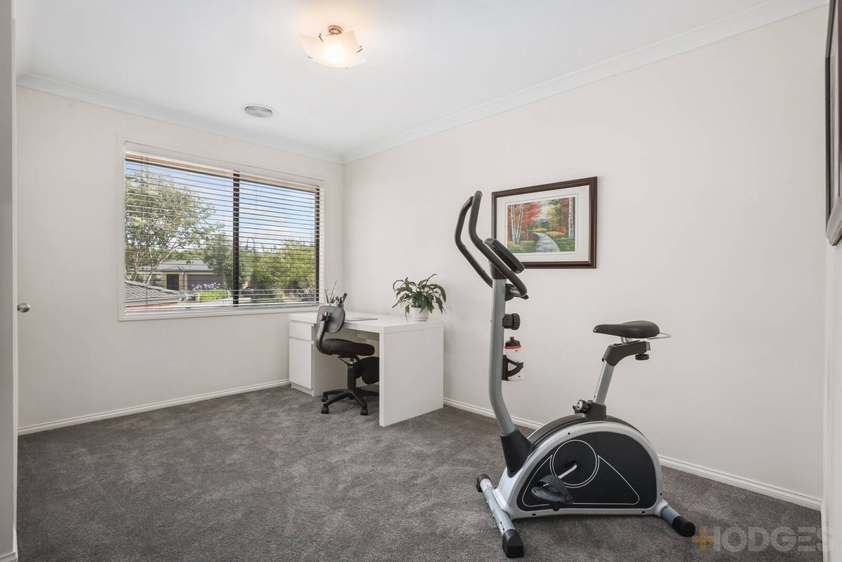 127 Robinswood Parade Narre Warren South - Residential for sale