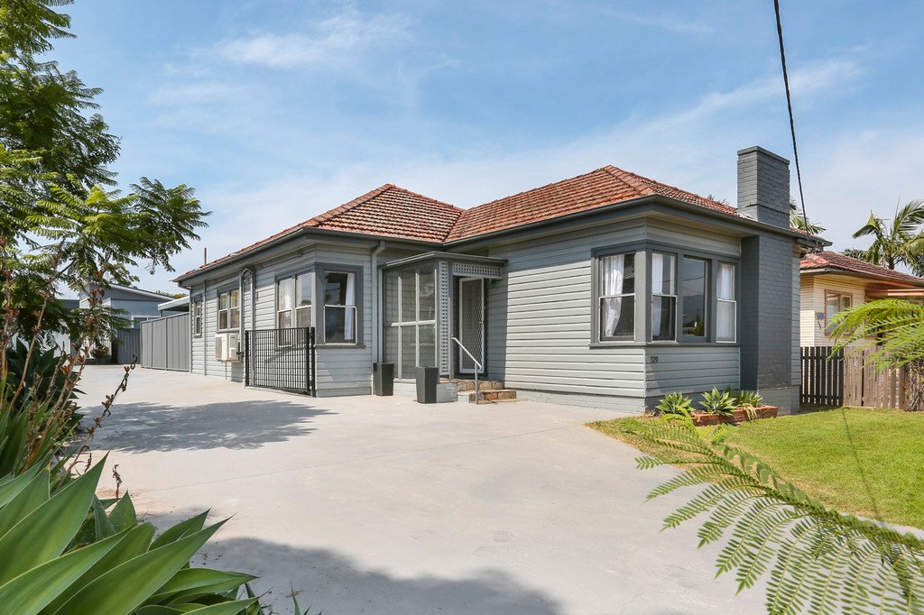 129 Prince Edward Drive, DAPTO NSW 2530