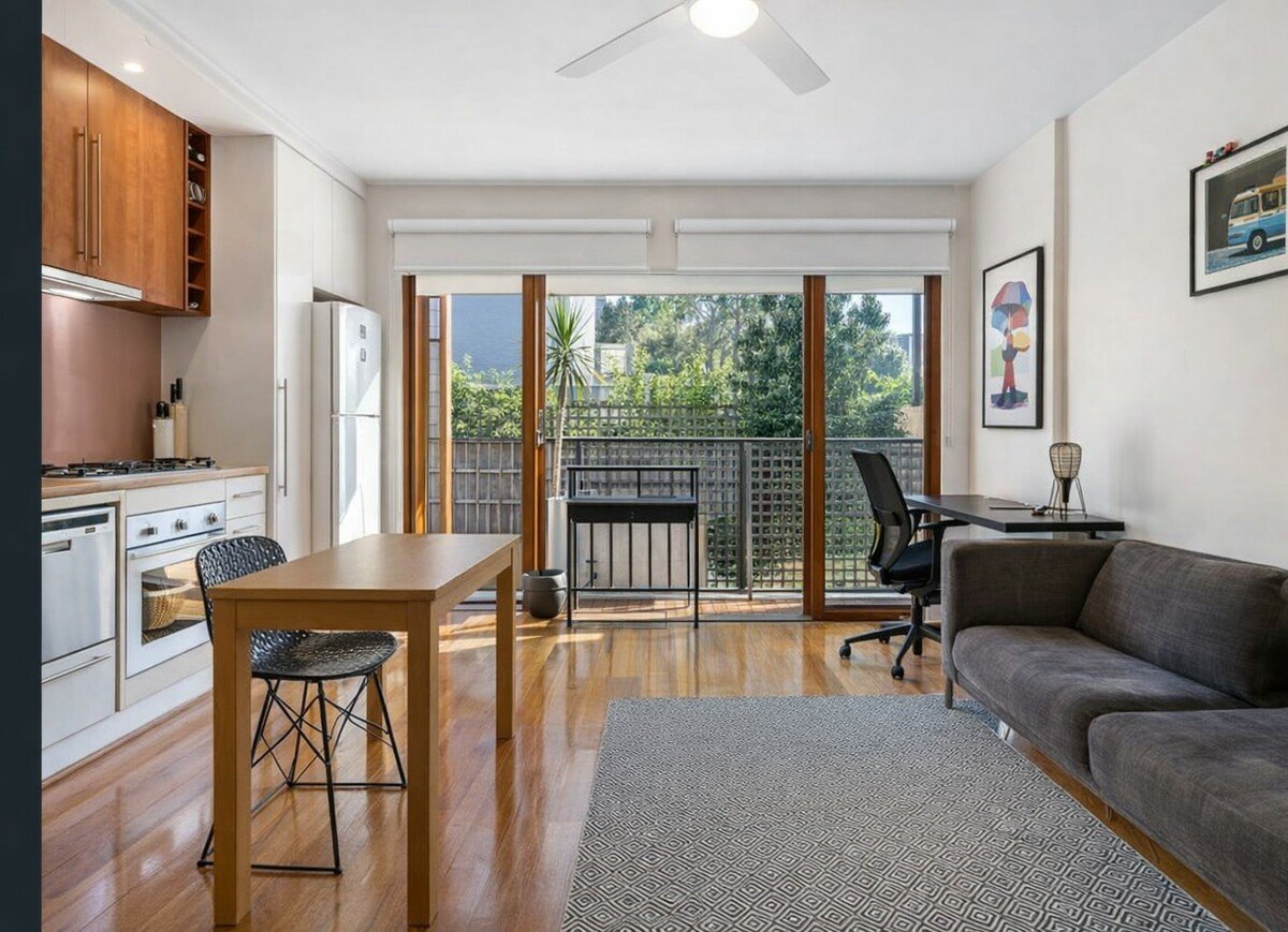1 / 2A Washington Street Toorak - Residential for lease