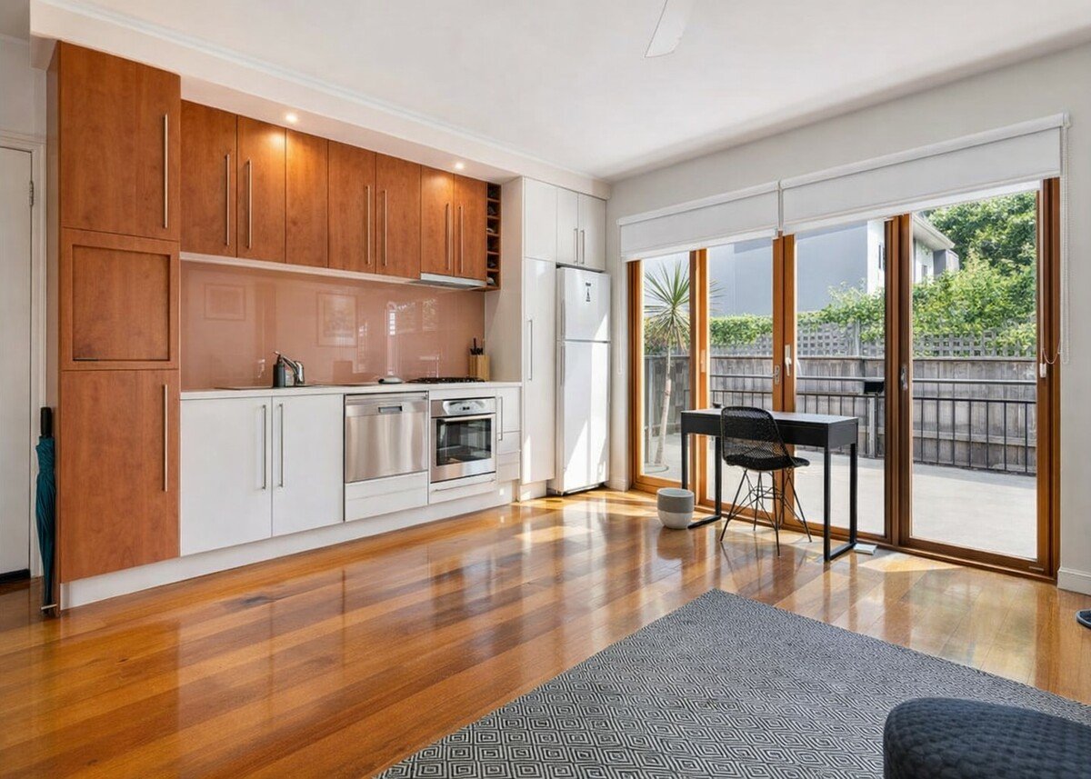 1 / 2A Washington Street Toorak - Residential for lease