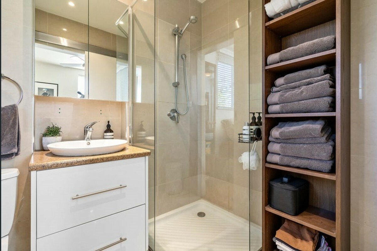 1 / 2A Washington Street Toorak - Residential for lease