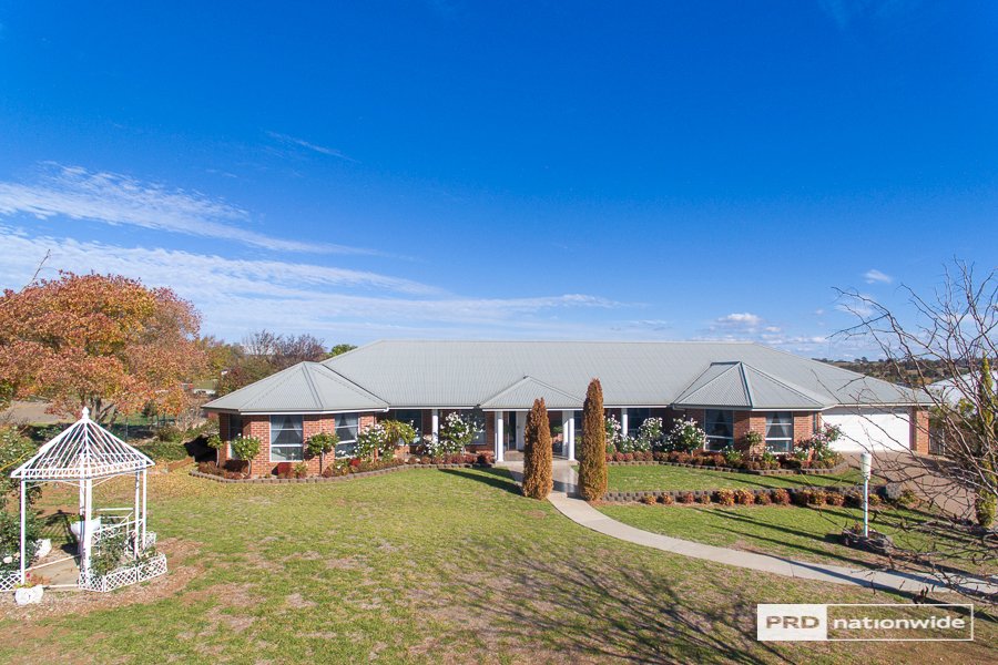 13 Daintree Circuit, TAMWORTH NSW 2340