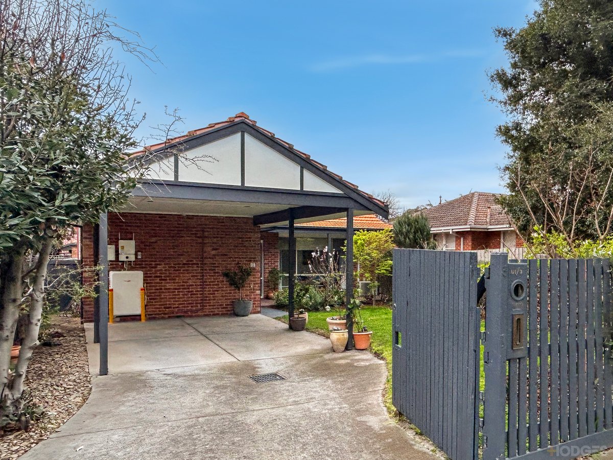 1 / 3 Field Street Hampton - Residential for sale