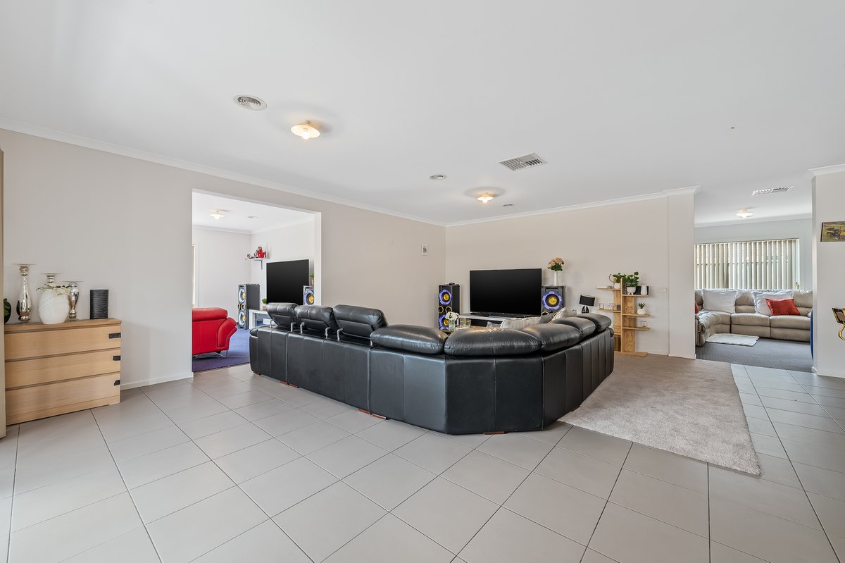 13 Rowan Avenue Williams Landing - Residential for sale