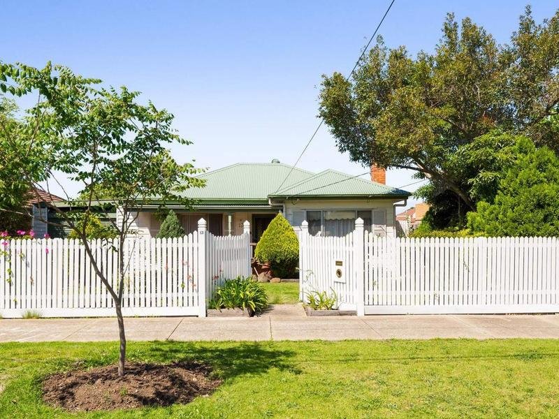 13 Waiora Parade WEST FOOTSCRAY - Residential for sale