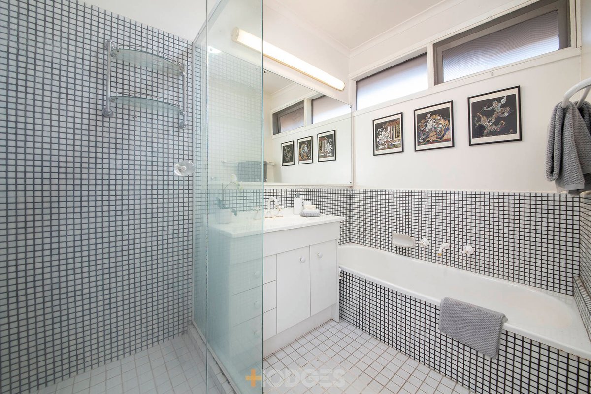 1 / 32 New Street Hampton - Residential for sale