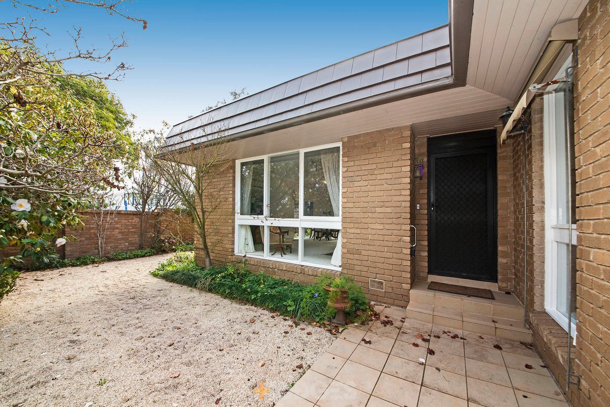1 / 32 New Street Hampton - Residential for sale