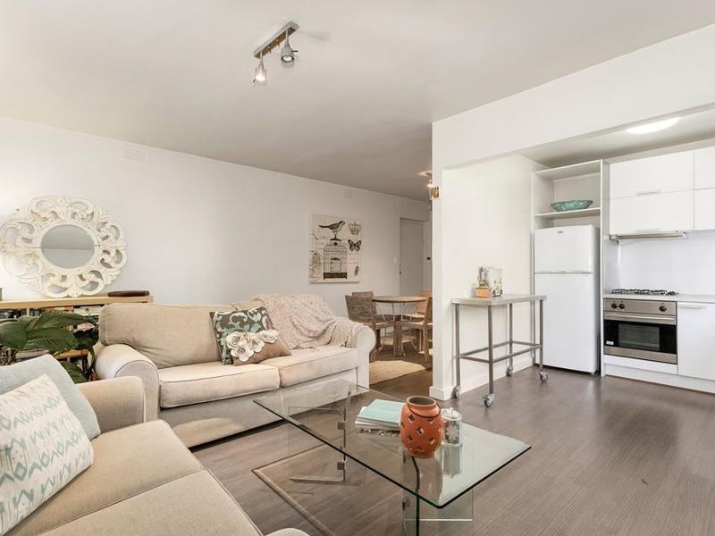 1 / 32 Olive Grove MENTONE - Residential for sale