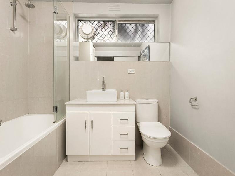 1 / 32 Olive Grove MENTONE - Residential for sale