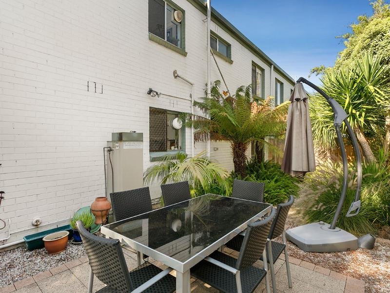 1 / 32 Olive Grove MENTONE - Residential for sale
