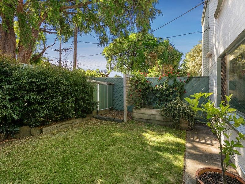 1 / 32 Olive Grove MENTONE - Residential for sale
