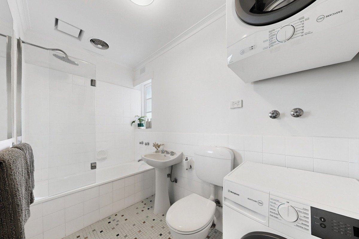 13 / 29 Kooyong Road Armadale - Residential for lease