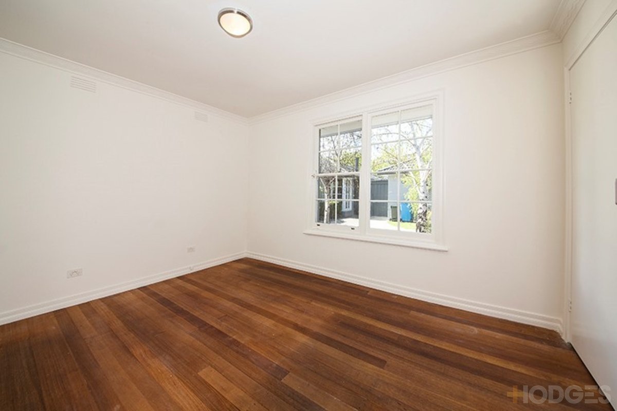 1 / 33 Linacre Road Hampton - Residential for sale