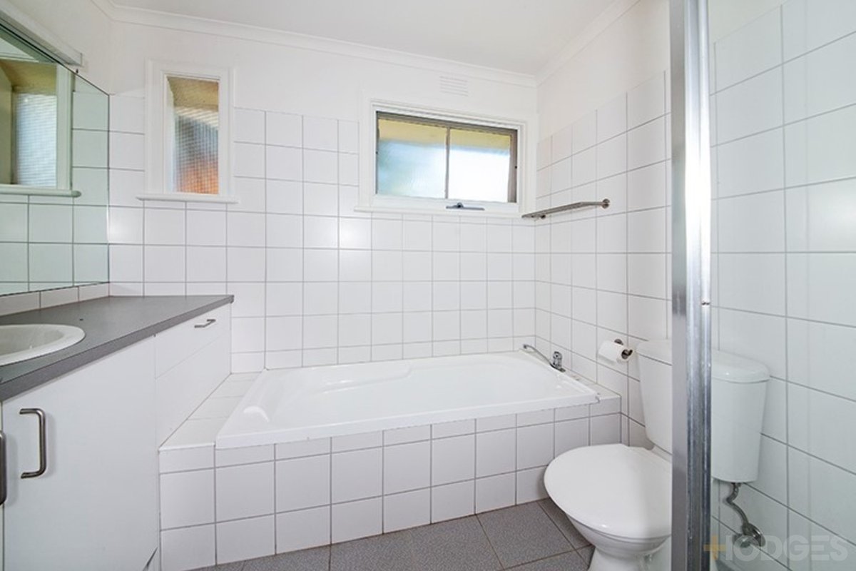 1 / 33 Linacre Road Hampton - Residential for sale