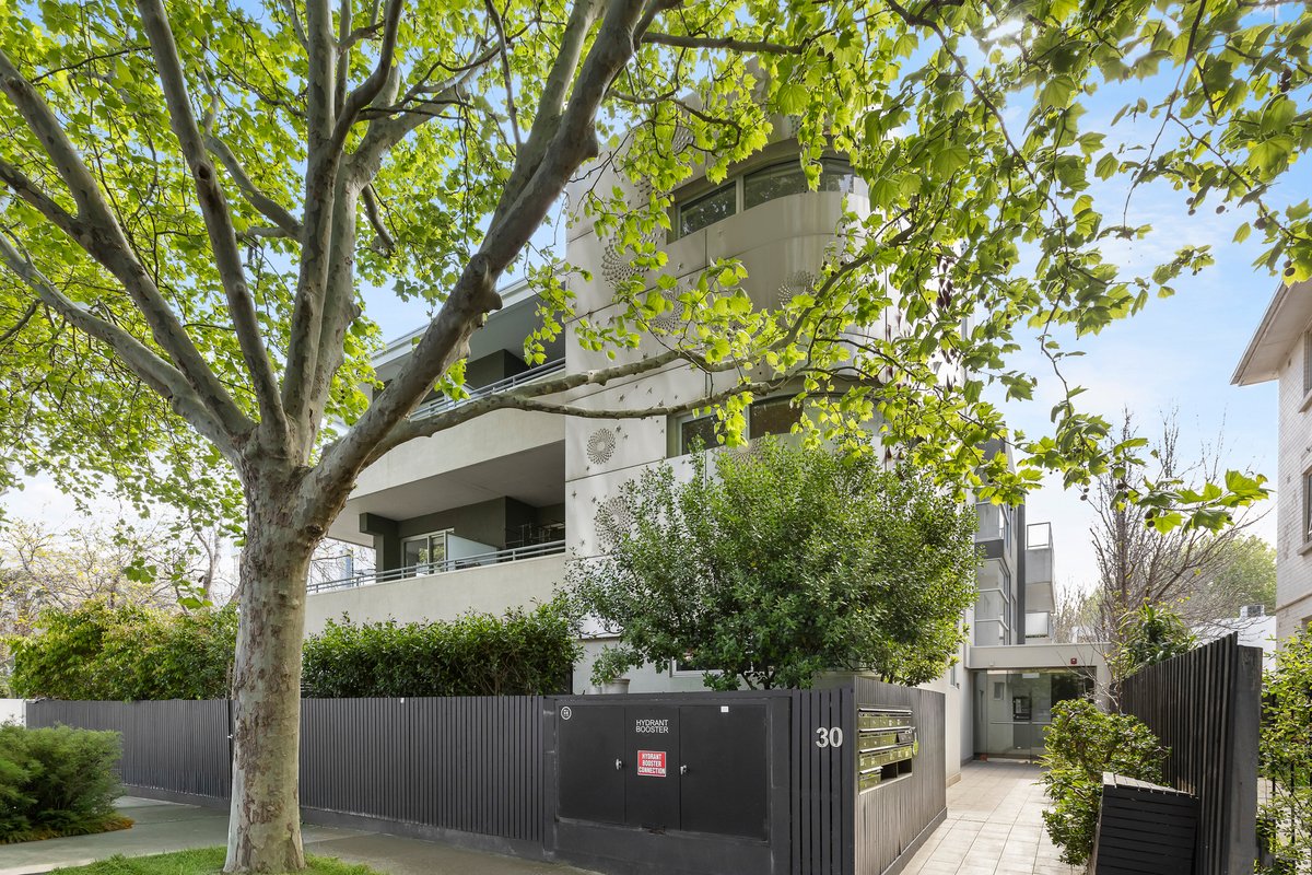 13 / 30-32 Docker Street Elwood - 2 bedroom property