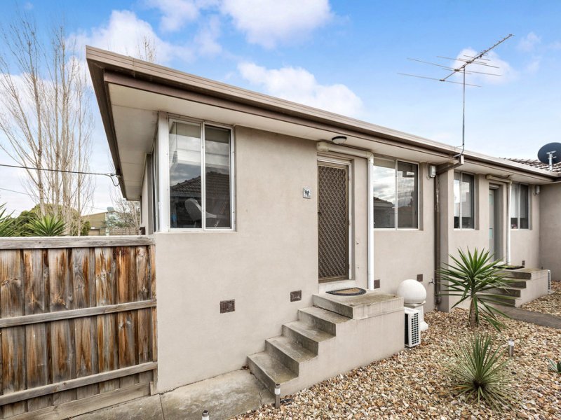 1 / 34 Waiora Parade WEST FOOTSCRAY - Residential for sale