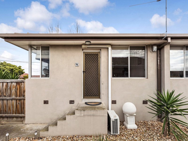 1 / 34 Waiora Parade WEST FOOTSCRAY - Residential for sale