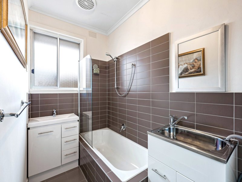 1 / 34 Waiora Parade WEST FOOTSCRAY - Residential for sale