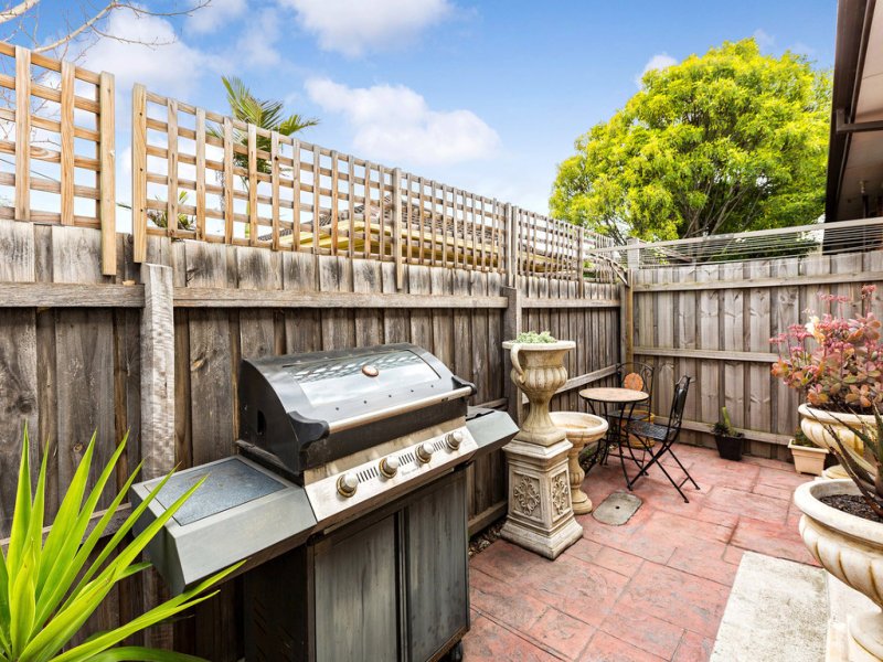 1 / 34 Waiora Parade WEST FOOTSCRAY - Residential for sale