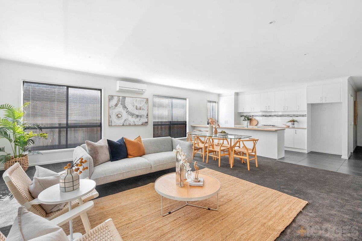 1 / 34 Weeroona Avenue Hamlyn Heights - Residential for sale