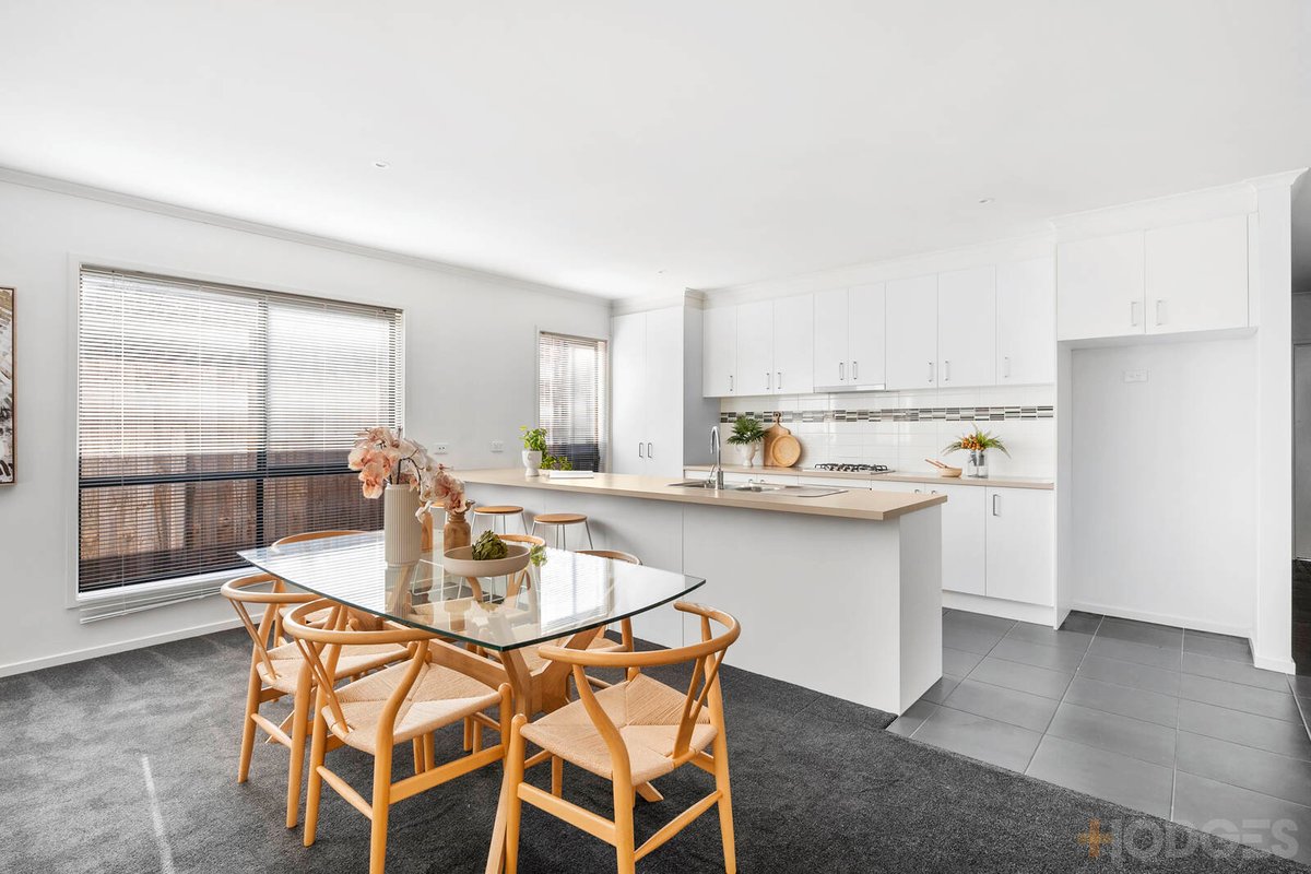 1 / 34 Weeroona Avenue Hamlyn Heights - Residential for sale