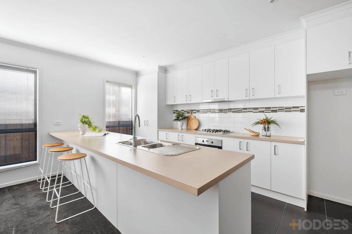 1 / 34 Weeroona Avenue Hamlyn Heights - Residential for sale