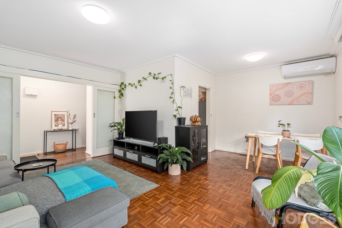 1 / 35 Nepean Highway Elsternwick - Residential for sale